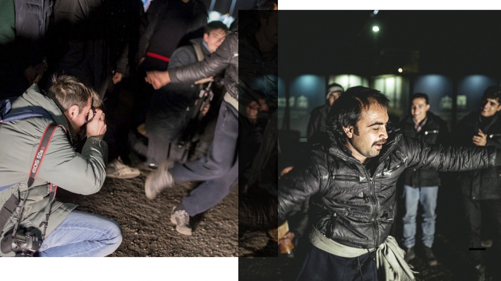 Was machen Fotografen, wenn sie Flüchtlinge fotografieren? Dokumentieren, anklagen, Geld verdienen - oder irgendetwas dazwischen? n-ost Fotograf Florian Bachmeier beim Fotografieren im inoffiziellen Flüchtlingscamp in Belgrad und das Bild, das dabei entstanden ist. / Foto: Nacho Toyos (l),