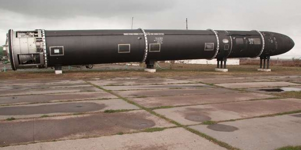 Rakete auf dem Gelände der ehemaligen Basis in Perwomaisk / Masha Stahlberg, n-ost