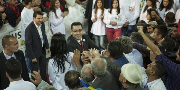 Ministerpräsident Victor Ponta bei einer Wahlkampfveranstaltung / George „Poqe“ Popescu, n-ost
