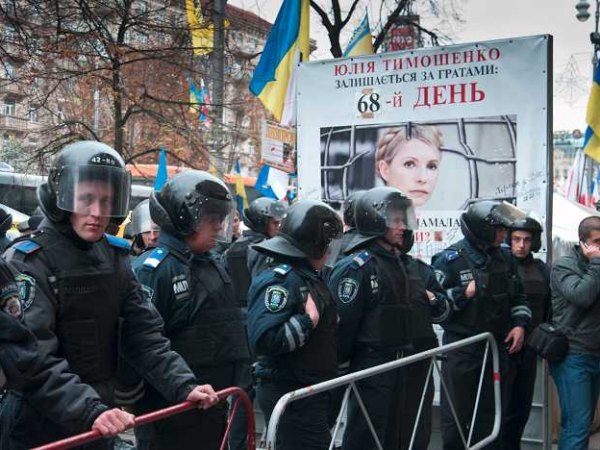 Polizeieinsatz bei Demonstrationen für die inhaftierte, ehemalige Premierministerin Timoschenko / Nina Lishchuk, n-ost