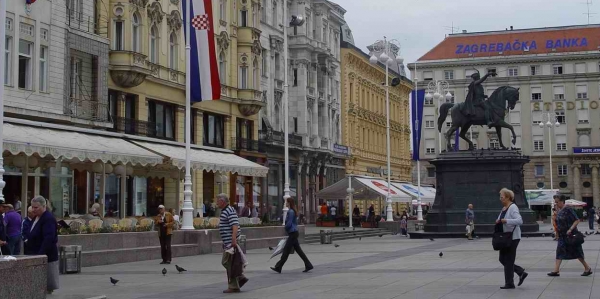 Hauptplatz in Zagreb / Veronika Wengert, n-ost