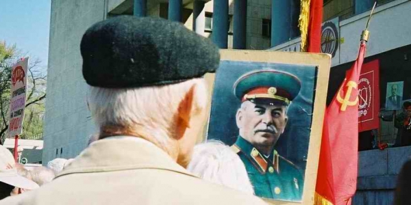 Stalin-Kult: Sowjetisches ist wieder modern / Franka Kühn, n-ost