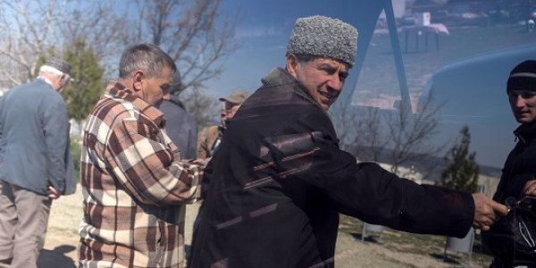 Krimtataren in einer Tataren-Siedlung in Bachtschisserai, der sogenannten „Siedlung 6“. / Foto: Florian Bachmeier, n-ost