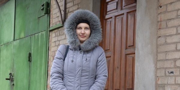 Alla Novikova erzählt „Sie zwangen uns, tote Kämpfer zu begraben“ / Foto: André Eichhofer, n-ost