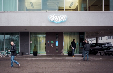 Tallinn ist die Stadt der Digital Natives. Unternehmen wie Skype, das bereits 2003 gegründet und von drei Esten entwickelt wurde, haben Büros in der hoch digitalisierten Stadt. / Foto: Fabian Weiss, laif, n-ost