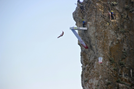 „Mögliche Sanktionen sind mir egal“, sagte der britische Sportler Gary Hunt nach seinem Sieg im Klippenspring-Wettbewerb auf der Krim.  / Foto: Denis Trubetskoy, n-ost