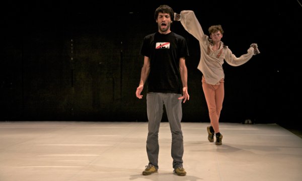 Choreograf und Tänzer Florin Flueras (links) und Brynjar Bandlien (rechts)&amp;nbsp; / Annett Müller, n-ost