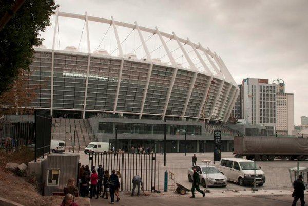 Die letzten Baumaßnahmen am Kiewer EM Stadion „NSC Olimpiisky&quot; / Nina Lishchuk, n-ost