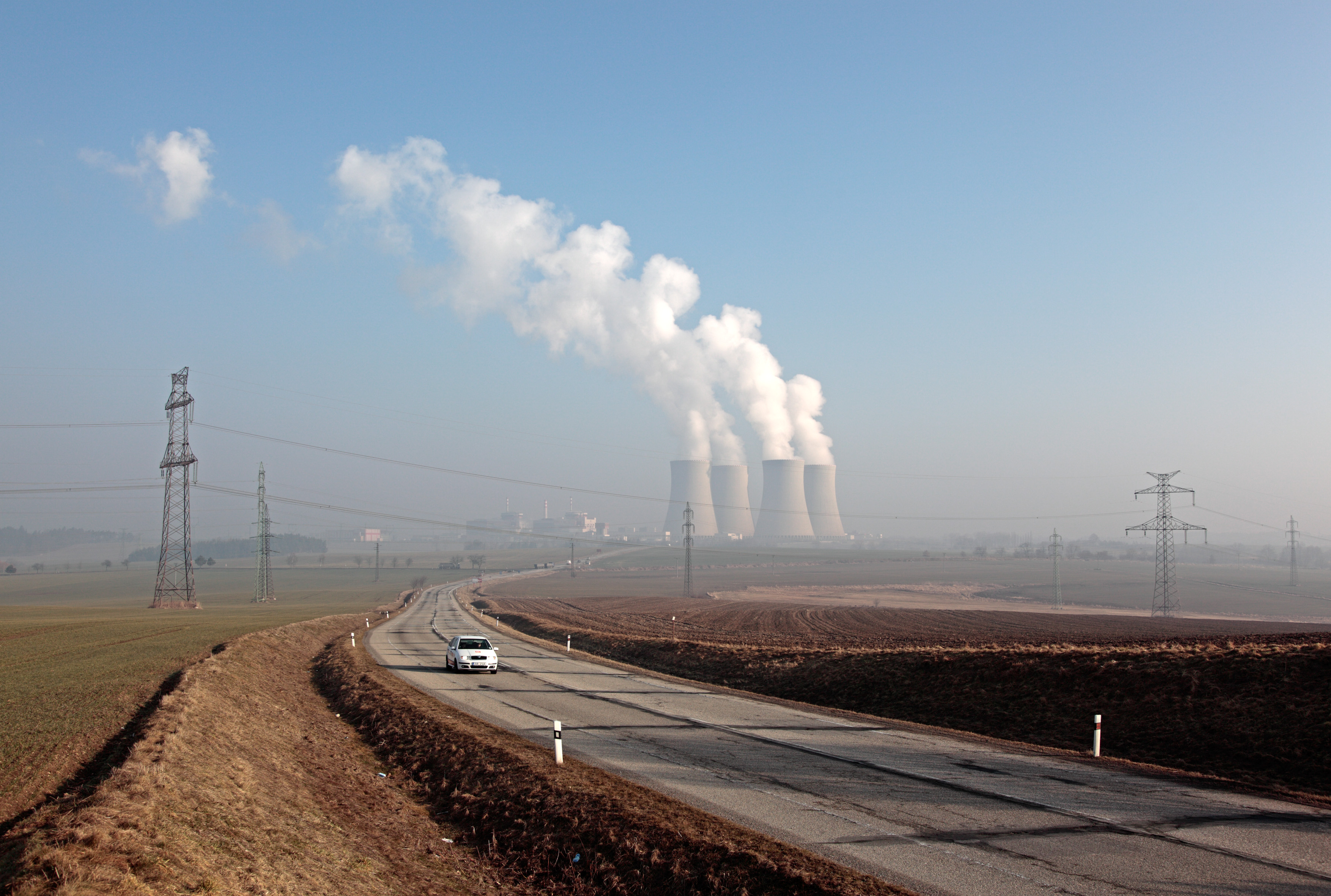 Das Kernkraftwerk Temelin ist nur 60 km von der deutschen Grenze entfernt / Robert Gommlich, n-ost