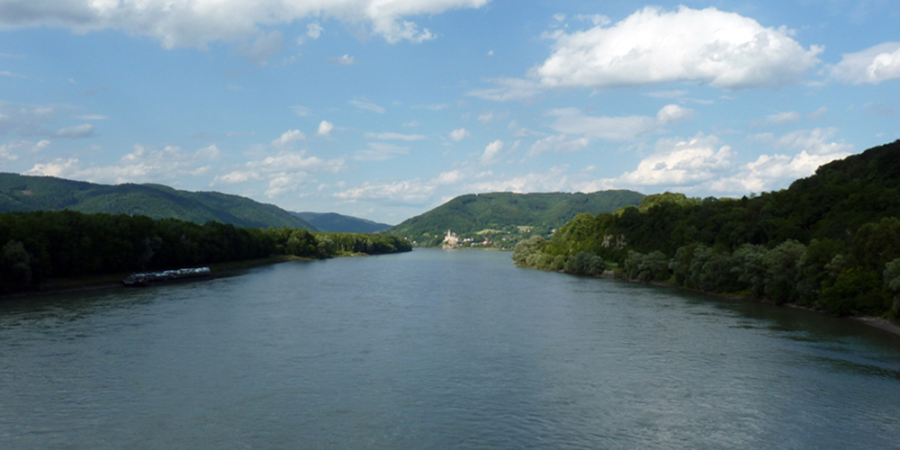 Entlang der Donau reisten Jutta Sommerbauer und Duygu Özkan, ihre Erlebnisse haben sie als „Lesereise Donau“ festgehalten. Foto: shivaelektra (CC BY-NC-SA 2.0)