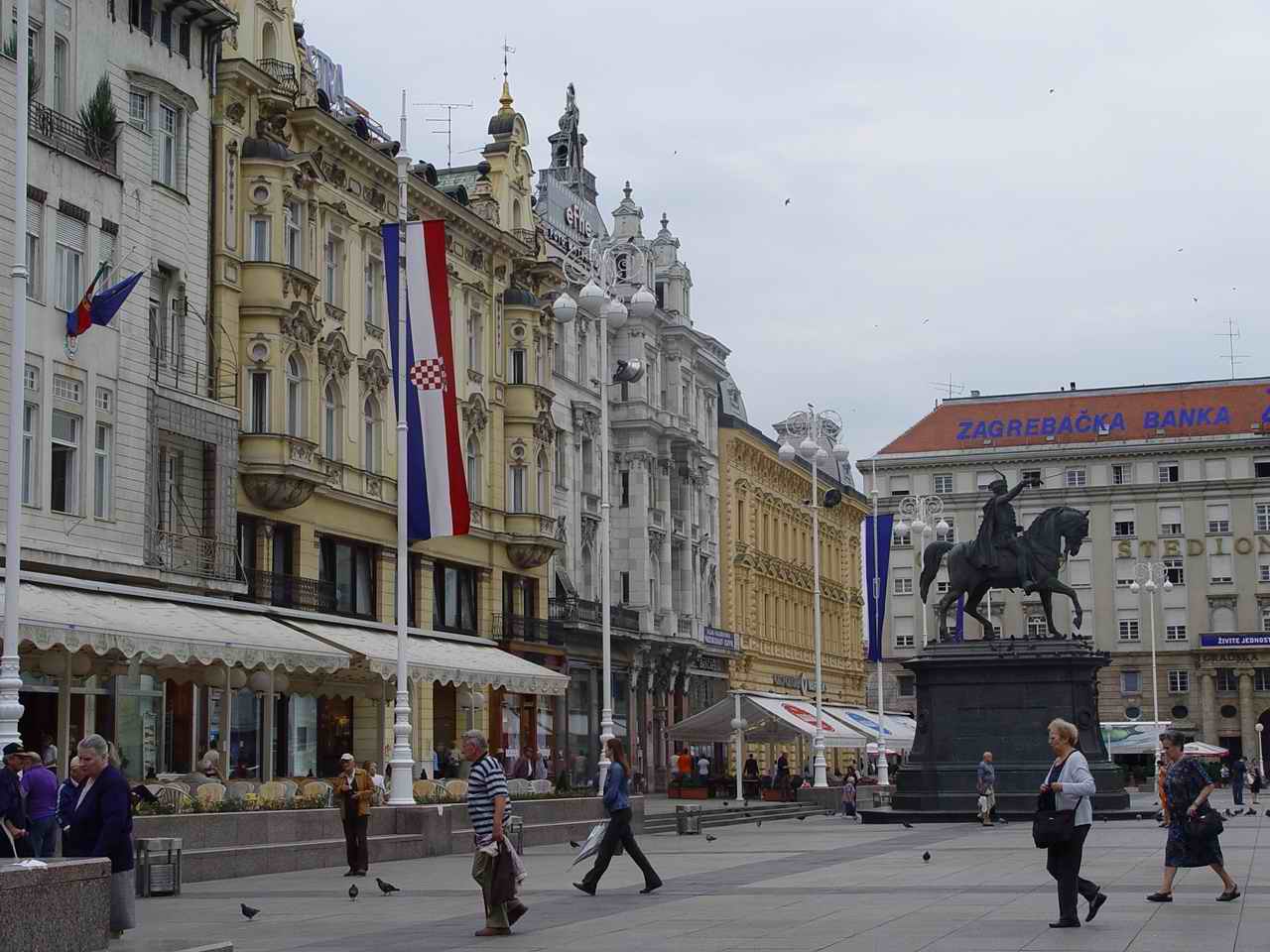 Hauptplatz in Zagreb / Veronika Wengert, n-ost