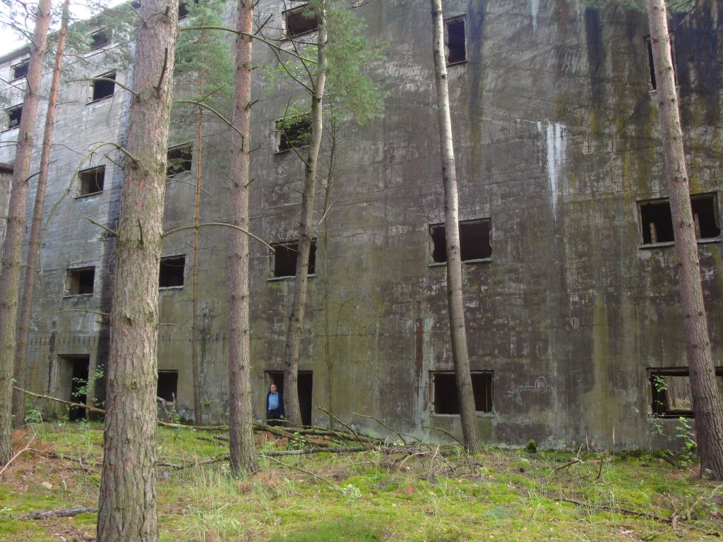 Christianstadt - das vergessene KZ im Wald / Katrin Schröder, n-ost