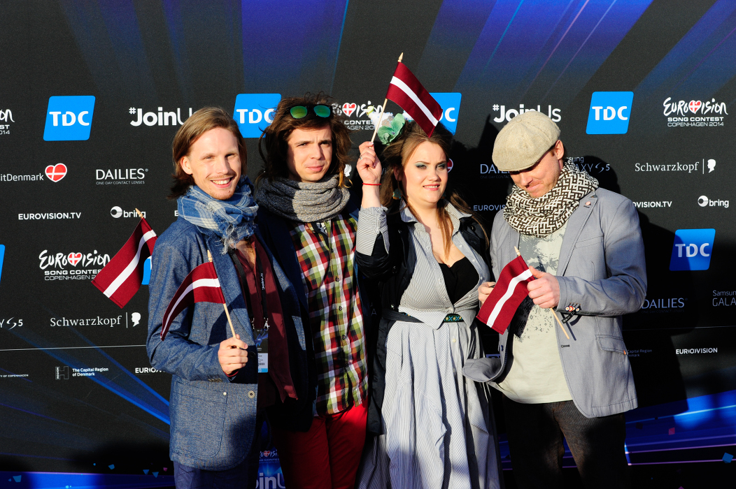 Jöran Steinhauer (links) und seine Band &quot;Aarzemnieki&quot; auf der Auftaktveranstaltung des Song Contest in Kopenhagen / Sander Hesterman (EBU)