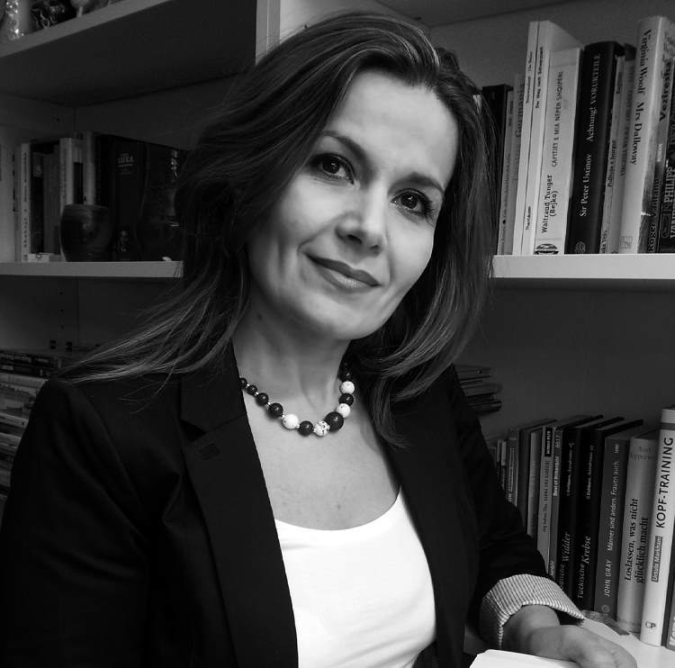 Lindita Arapi ist „Schriftstellerin des Jahres 2011“&amp;nbsp;in Albanien / Dittrich Verlag