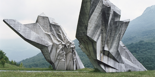 Denkmal für den Kampf der Partisanen in der Schlacht an der Sutjeska / Jan Kempenaers aus "Spomenik"