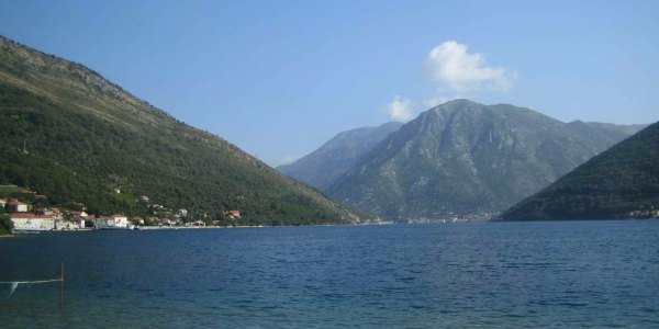 Bucht von Kotor in Montenegro / Jo Dethlefs, n-ost