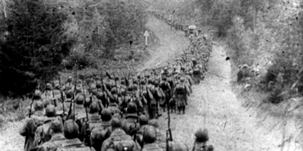 Einmarsch der sowjetischen Armee in Polen 16 Tage nach dem Angriff der Deutschen. Hier eine Aufnahme vom 17. September 1939 / Narodowy Archiwum Cyfrowy