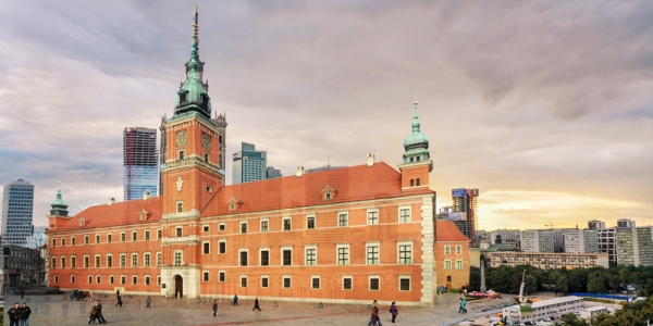„Wir ersetzen den Stalin-Palast durch das Warschauer Königsschloss", twitterte der neue Chef des polnischen öffentlichen Fernsehens Jacek Kurski. 