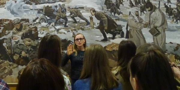 Exkursion ins Staatsmuseum: Den Schülern soll ein „positives russisches Geschichtsbild“ vermittelt werden. Foto: Simone Brunner