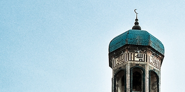 Minarett der Zentralmoschee in Duschanbe: Die tadschikische Regierung geht immer rigoroser gegen die islamische Opposition vor. / Foto: Beatrice Bösiger, n-ost