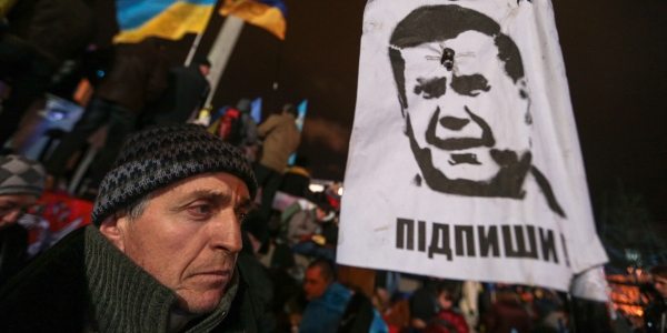 Die Bürger machen Präsident Janukowitsch für das Scheitern des EU-Assoziierungsabkommens verantwortlich und fordern seinen Rücktritt. / Konstantin Chernichkin, n-ost
